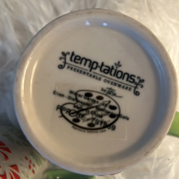 Set of 2 Temptations Snowflake Winter Garden tall coffee mugs - Picture 4 of 7